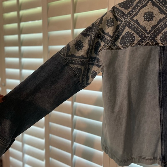 Pacsun rare western denim jacket. Patched denim so so cute!! - Picture 6 of 6